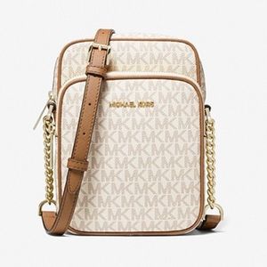 MICHAEL KORS
Jet Set Travel Medium Logo Crossbody Bag